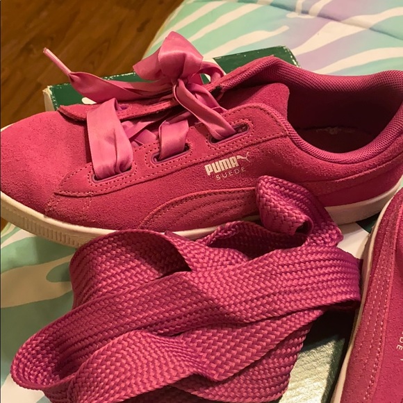 Shoes - Picture 2 of 4